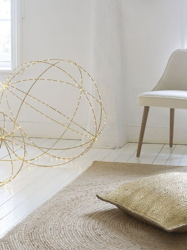 cojin-de-yute-apollo-dorado-con-decoracion