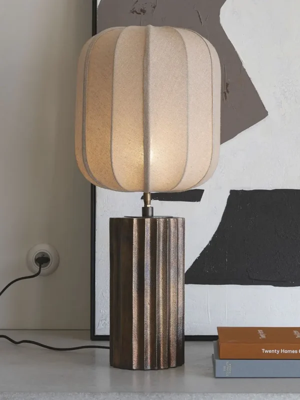 base-de-lampara-athena-en-metal-con-acabado-laton-antiguo-zoom