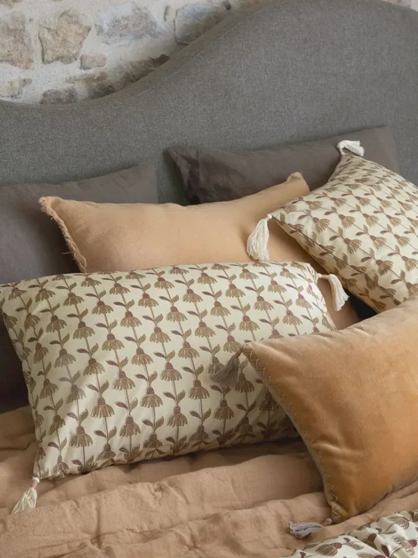 cabecero-de-tela-serena-con-cojines