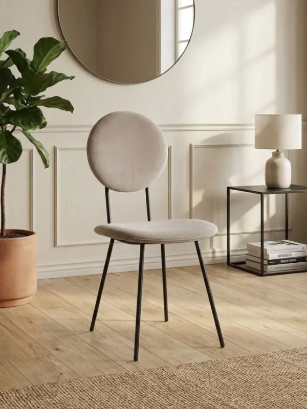 silla-colette-de-terciopelo-y-metal-en-salon