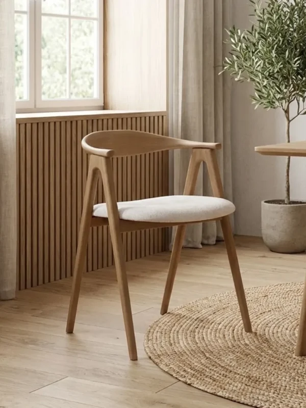 silla-lyra-madera-fresno-en-comedor